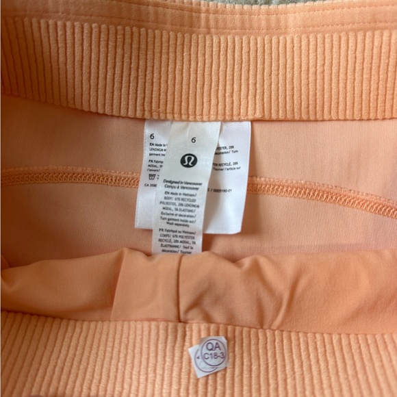 Lululemon Softstream Ribbed Shorts - Picture 2 of 3